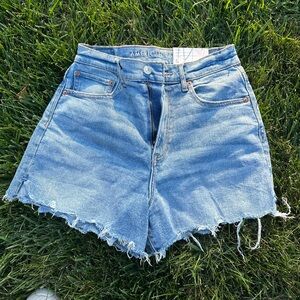 AE 90s boyfriend shorts
